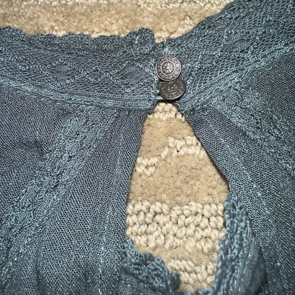 AE Lace Top - Picture 5 of 6